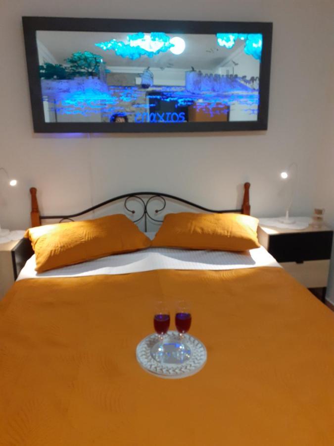Stone Clock'S House Apartment นาฟปาคตอส ภายนอก รูปภาพ